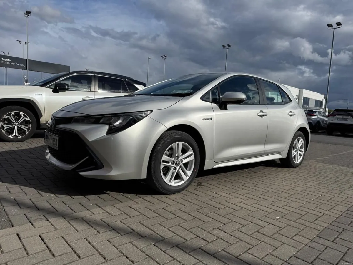 Toyota Corolla 2019 - 1 year free Toyota warranty - Image 1