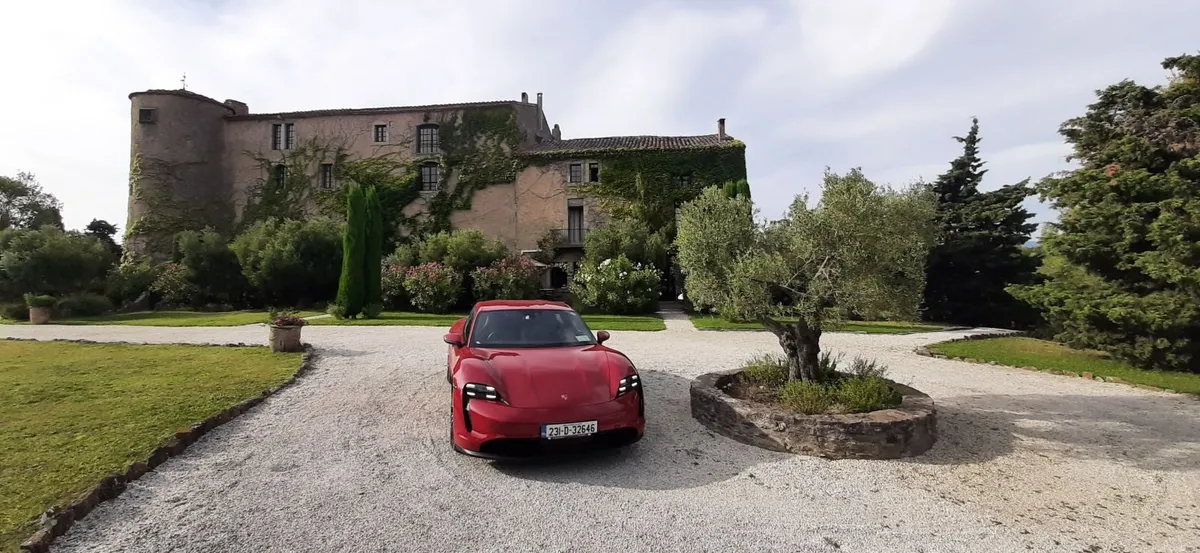 Porsche Taycan 2023 - Image 3