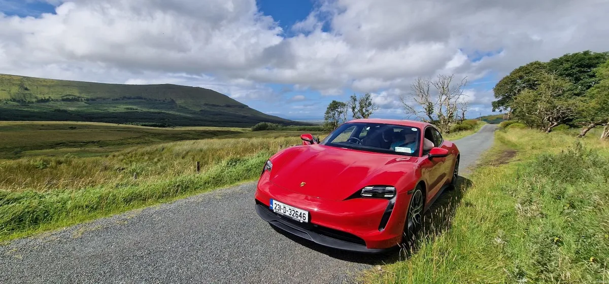 Porsche Taycan 2023 - Image 2