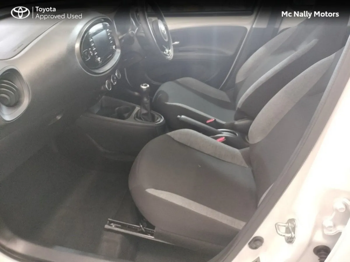 Toyota Aygo X 1.0 PULSE PETROL MANUAL LOW KMS - Image 6