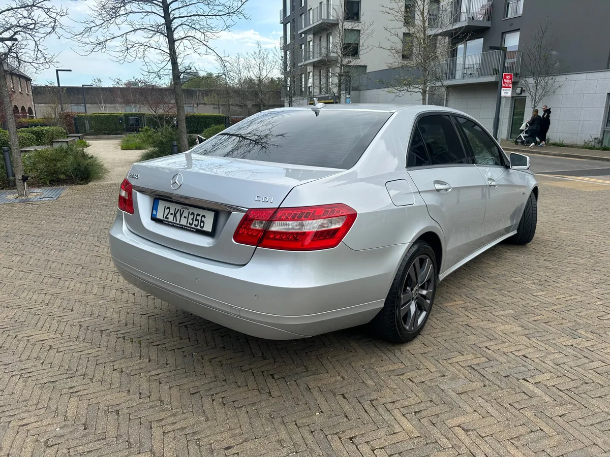 Mercedes-Benz E-Class 2012 - Image 4