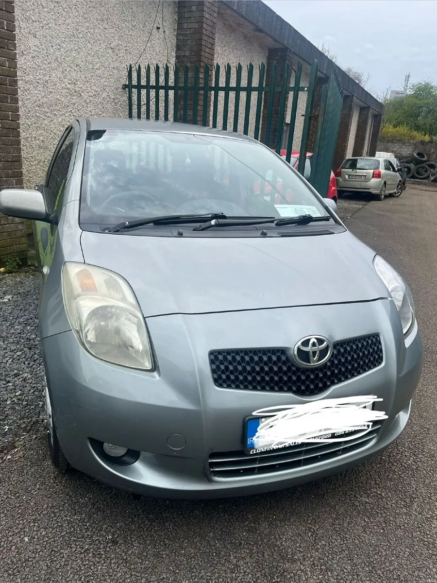 Toyota Yaris 2009 - Image 3