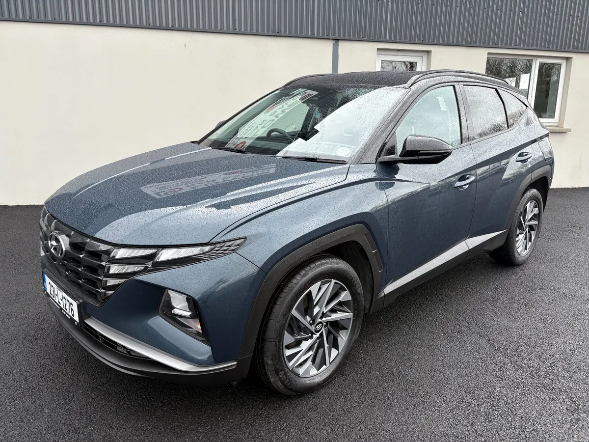 231 Hyundai Tucson Executive Two Tone 1.6D - Image 2