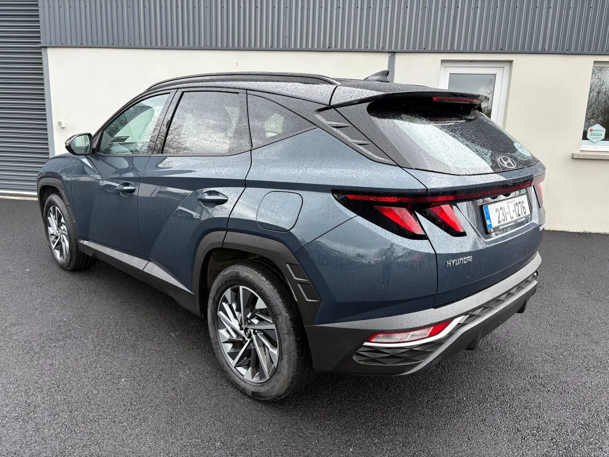 231 Hyundai Tucson Executive Two Tone 1.6D - Image 3