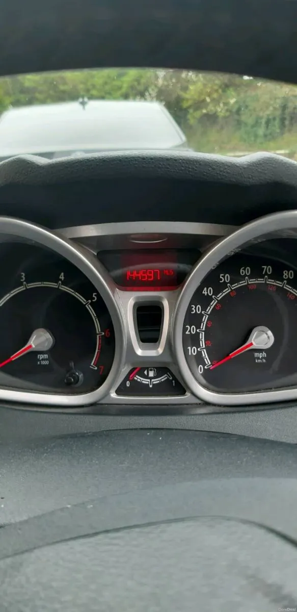 2012 ford feista - Image 5