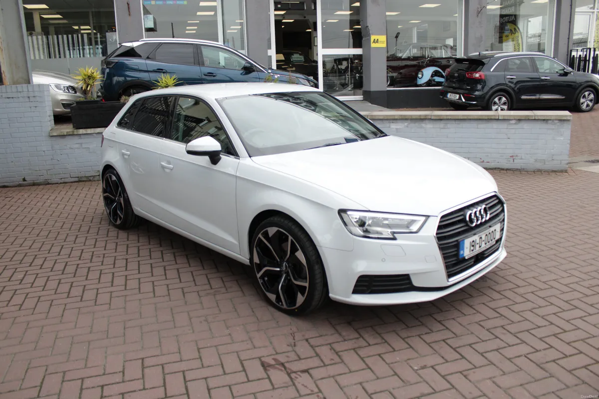 2019 AUDI A3 4DR HATCHBACK AUTO 1.4TFSI - Image 1