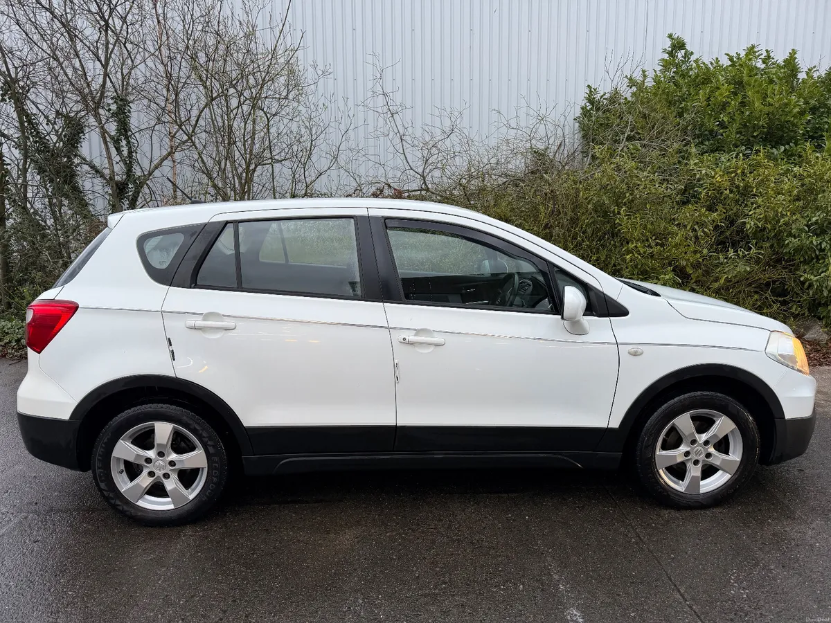 Suzuki SX4 S-Cross 2014 petrol - Image 2
