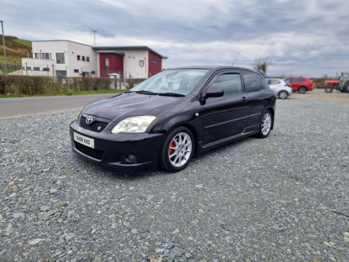 2005 Toyota Corolla T-Sport - Image 2