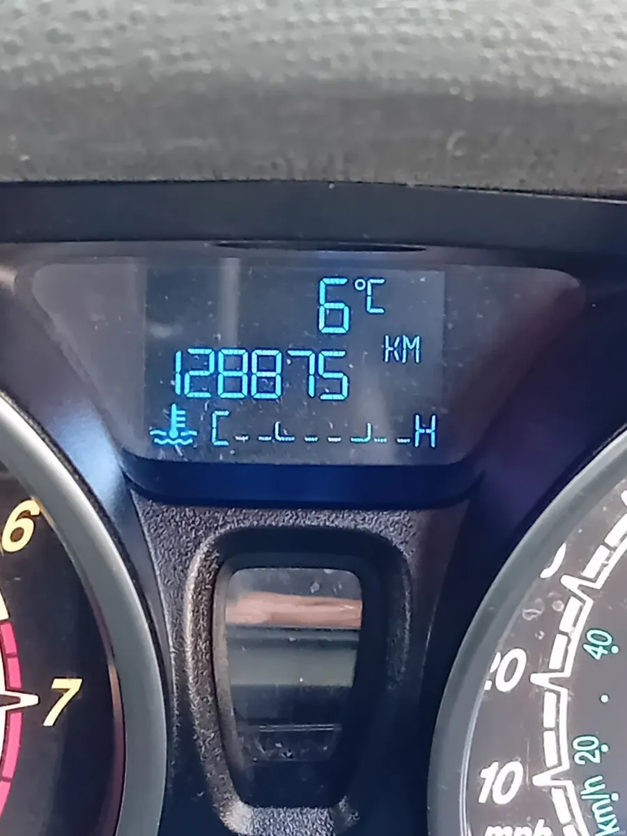 Ford Fiesta 2015 €5.400 - Image 1