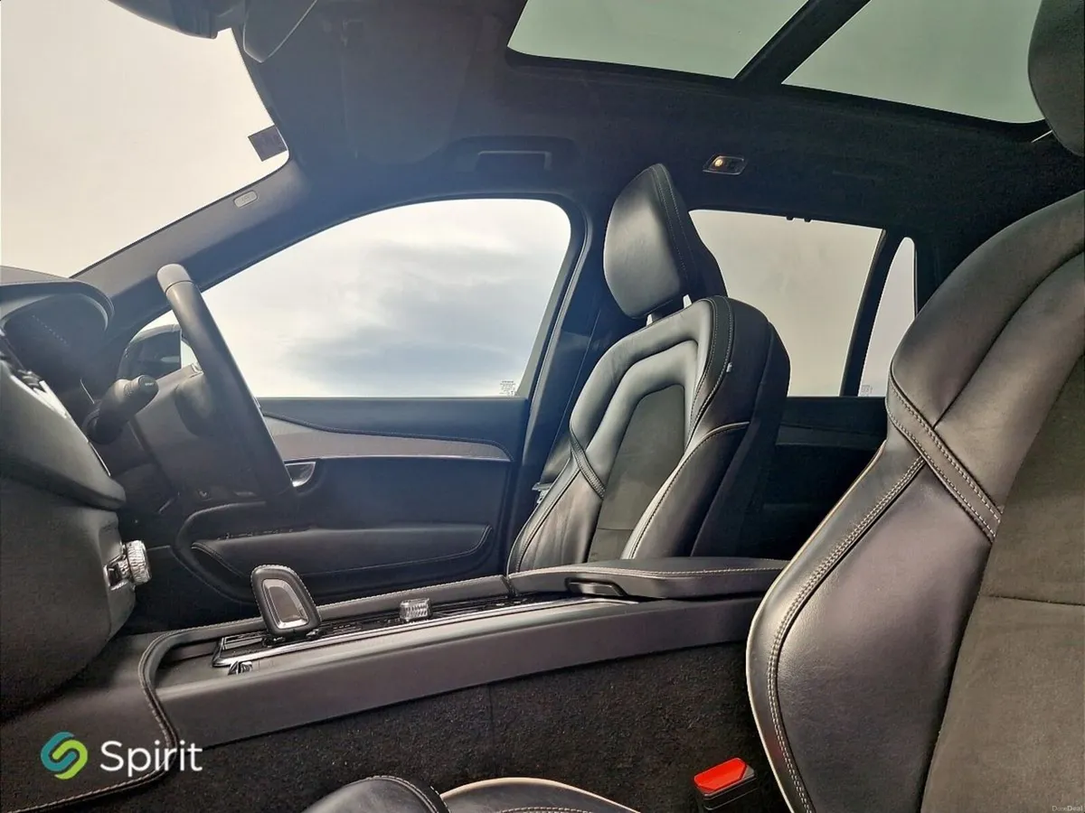 Volvo XC90 T8 Plug In Hybrid AWD R-Design Pro, Sun - Image 4