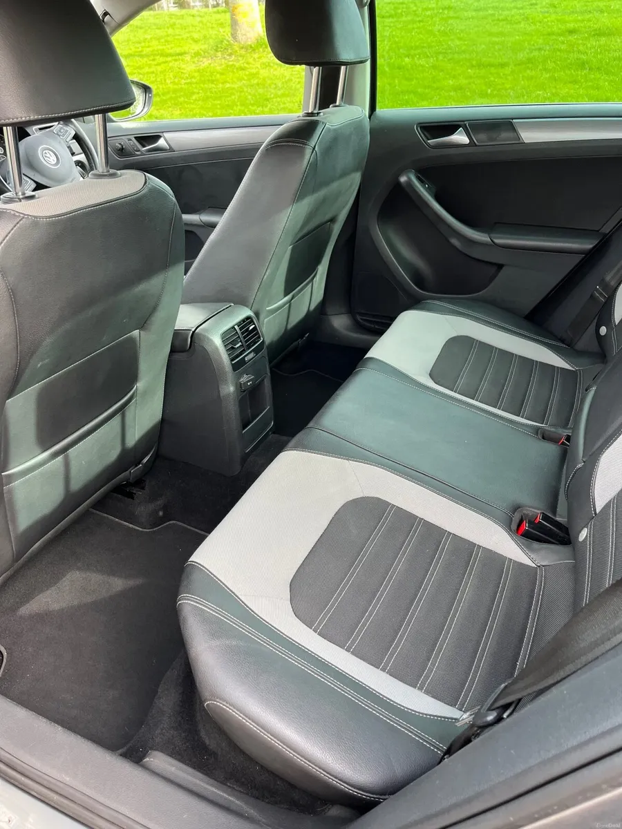 Volkswagen Jetta 2012 - Image 4