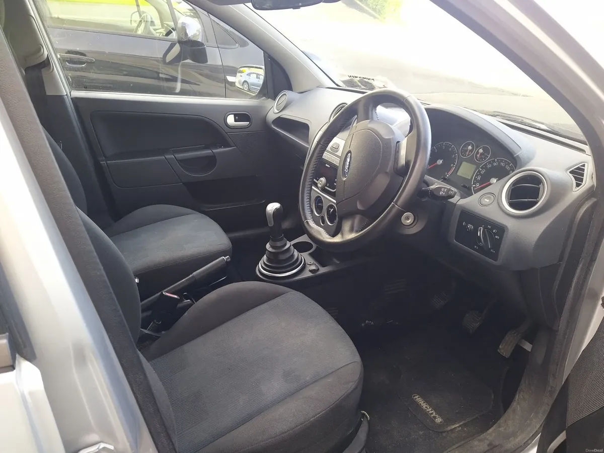 Ford Fiesta 2008 - Image 2