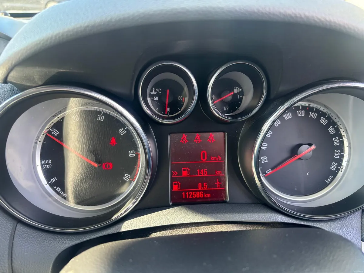 Opel Mokka 2014 DIESEL  LOW  MILEAGE  LEATHER - Image 4