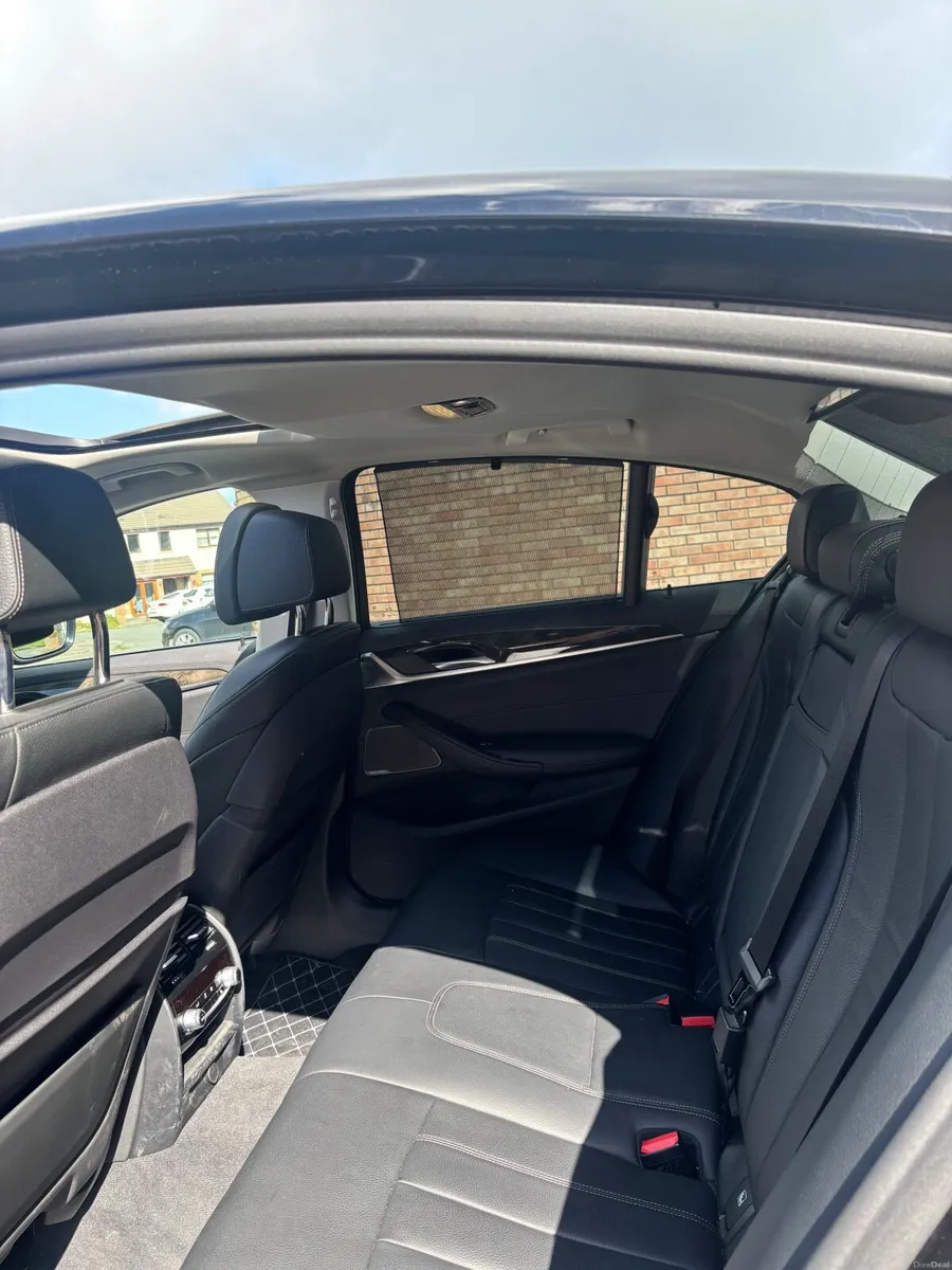 BMW 5-Series 2018 Great condition - Image 4