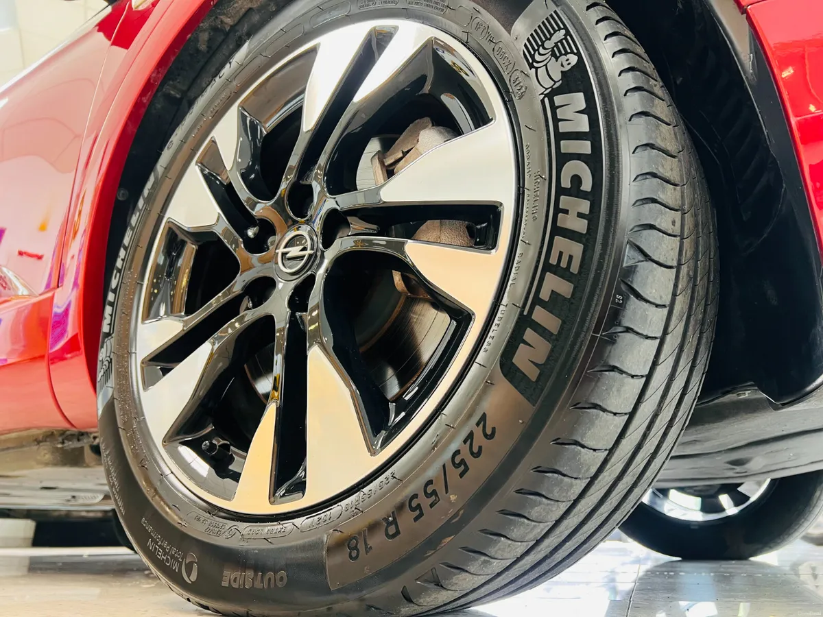 2024 HYBRID PETROL Automatic High Spec As New - Image 3