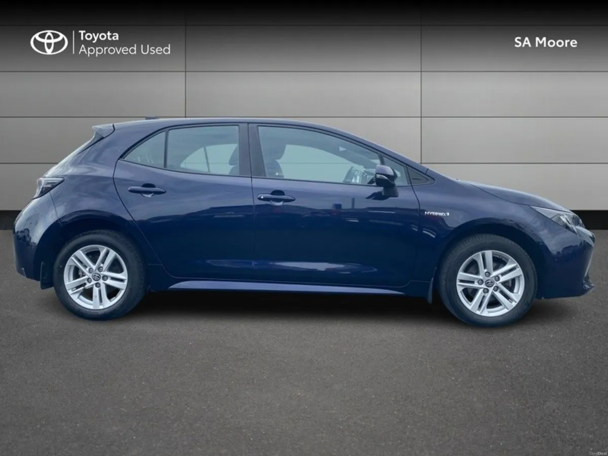 Toyota Corolla HYBRID LUNA HATCHBACK - Image 3