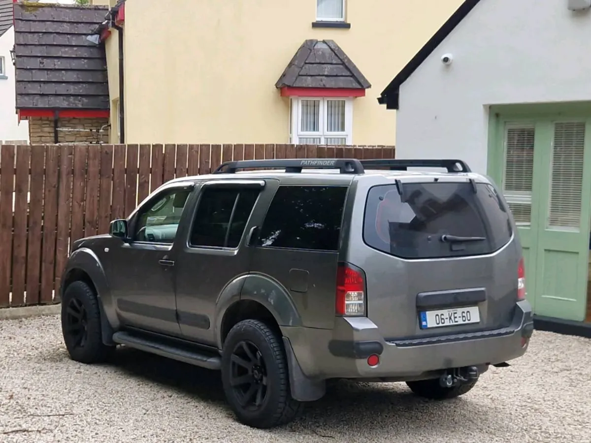 Nissan Pathfinder - Image 2