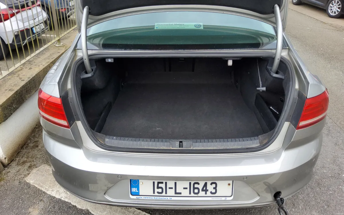 Volkswagen Passat 2015 - Image 4