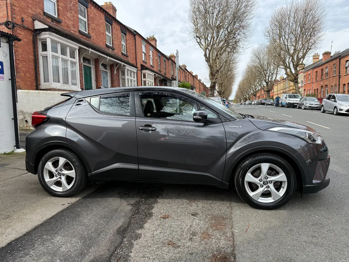 2018 Toyota C-HR, Hybrid Luna Automatic, New Nct, - Image 4