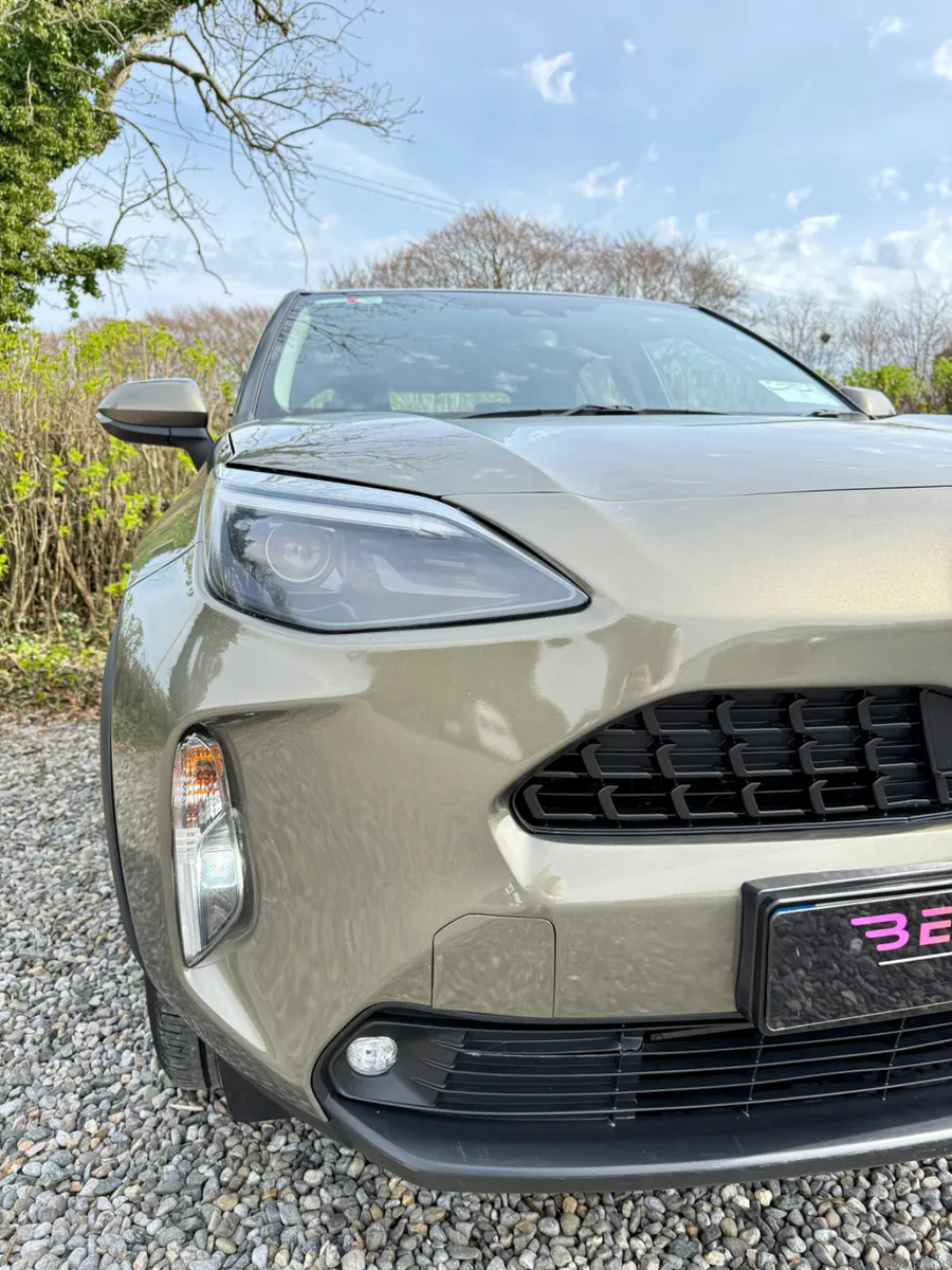 2023 Toyota Yaris Cross 1.5 Hybrid Luna Automatic - Image 4