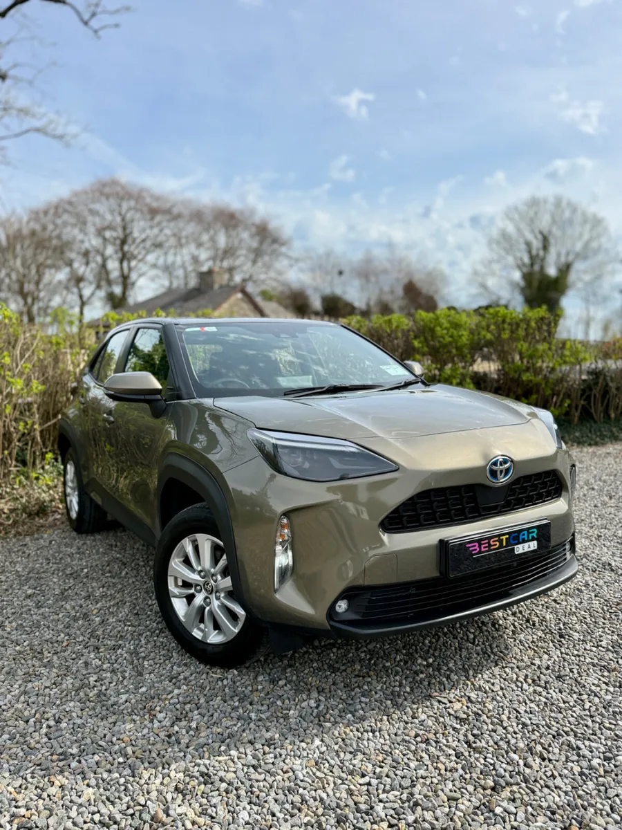 2023 Toyota Yaris Cross 1.5 Hybrid Luna Automatic - Image 1