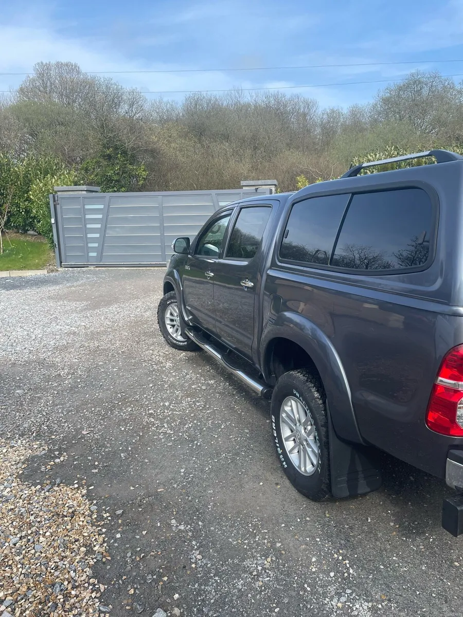 Toyota hilux invincible - Image 4