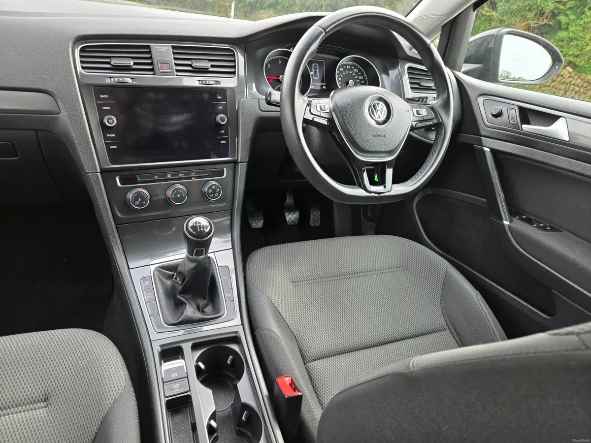 Volkswagen Golf 2018 - Image 2