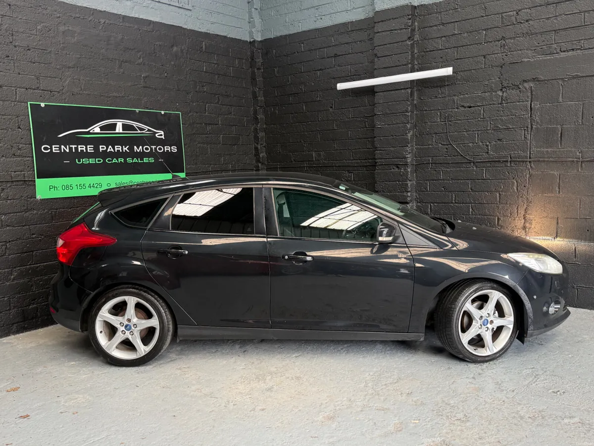Ford Focus 2011 - Image 3
