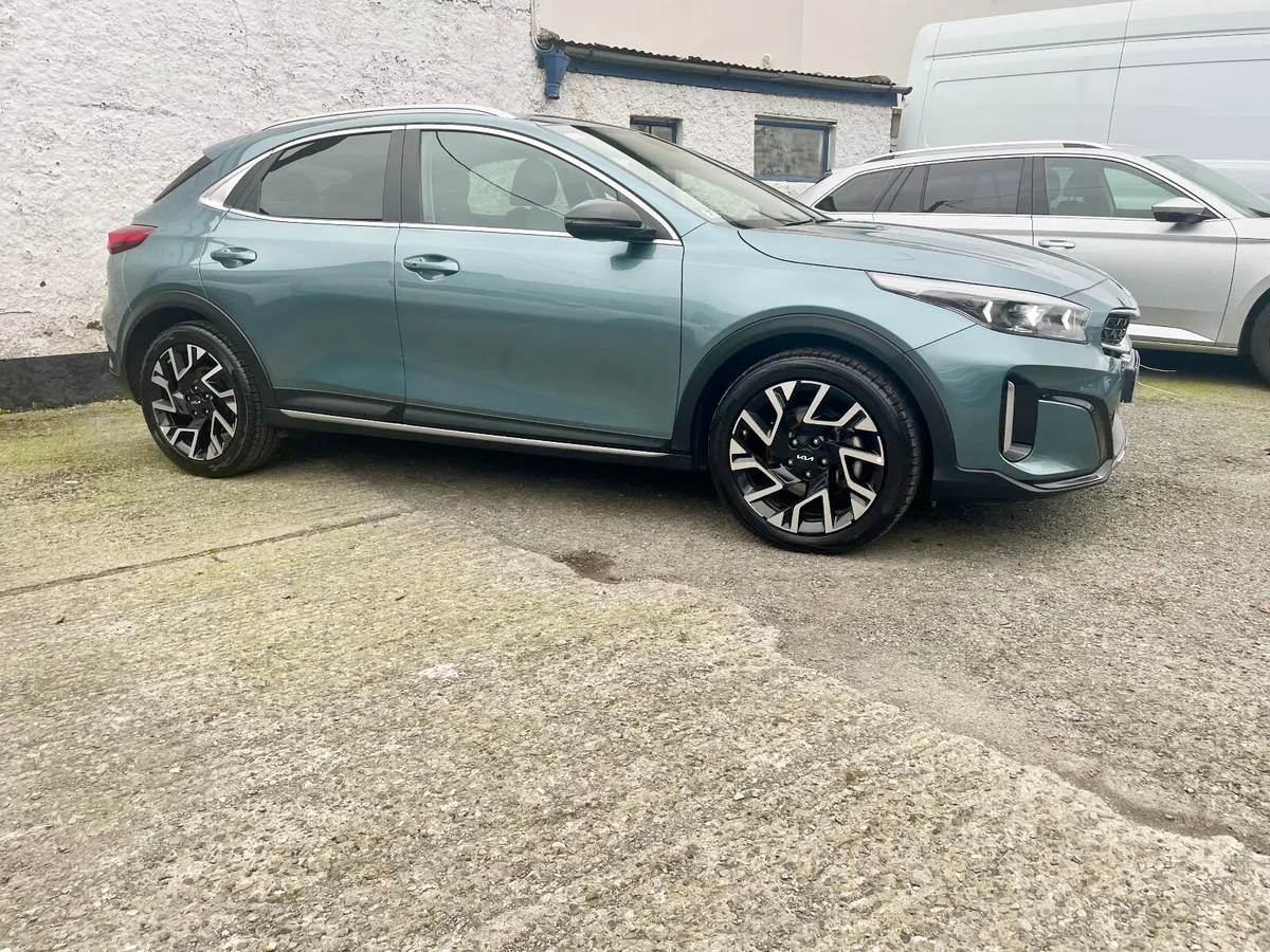 Kia XCeed 1.6GDI Petrol Plug-In Hybrid Auto,2023 - Image 2