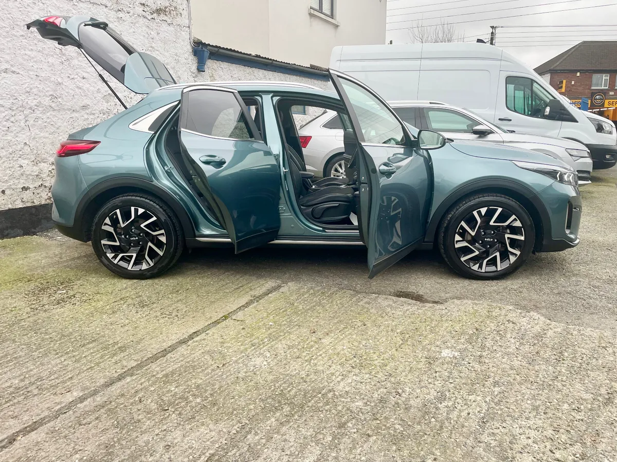 Kia XCeed 1.6GDI Petrol Plug-In Hybrid Auto,2023 - Image 3