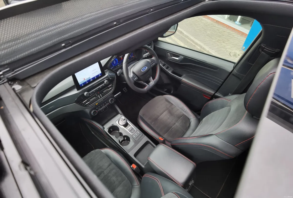 FORD KUGA 2.5 ST-LINE X EDITION **SUNROOF** - Image 2