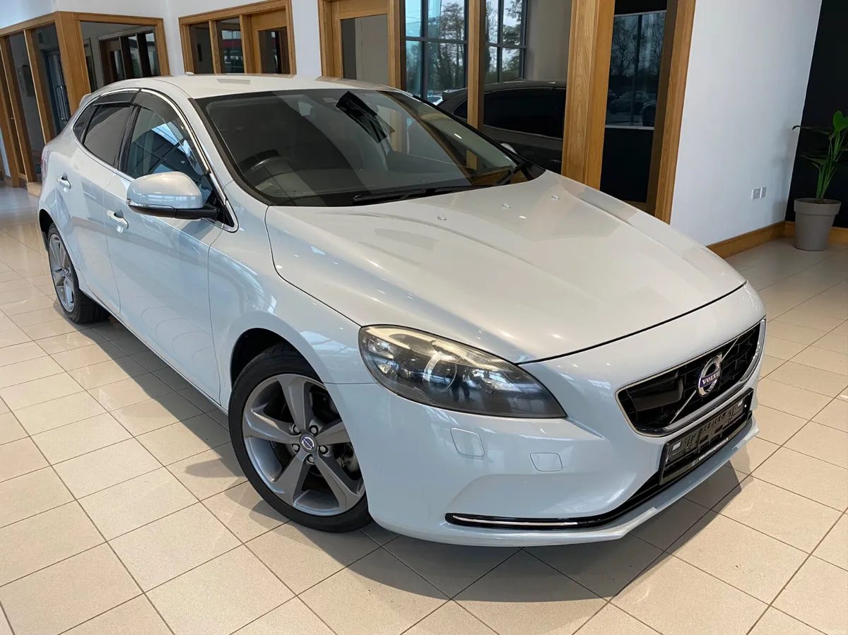 Volvo V40 2013 T4 Auto - Image 1