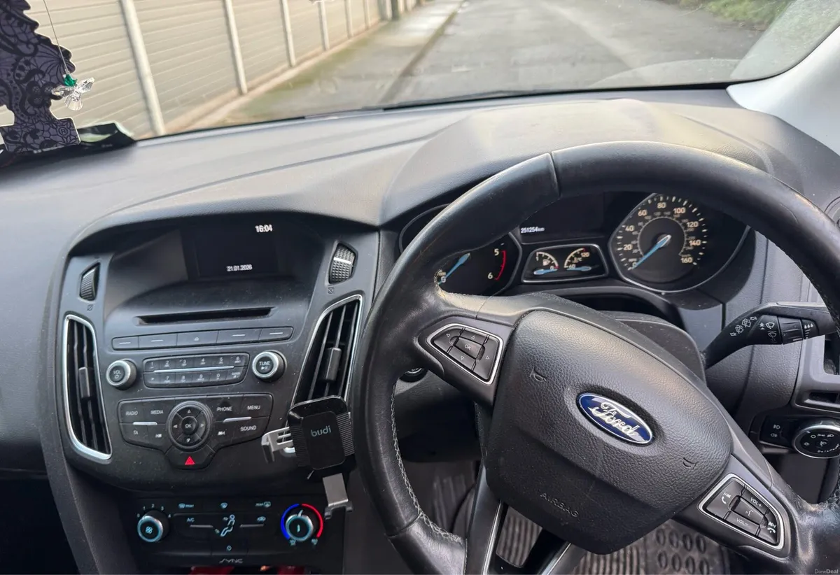 Ford focus 2015 €6800 ONO - Image 3