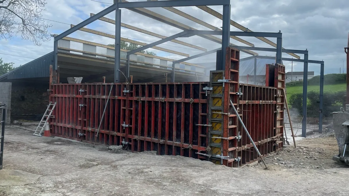 Shutting and concrete work - Image 1