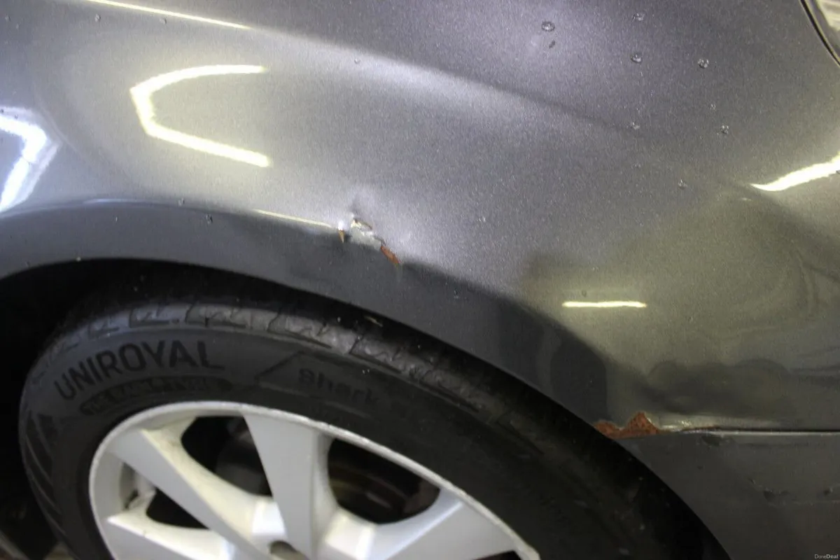 Toyota Avensis 2.0 D-4D 125 BHP Aura Tourer -TENDE - Image 3