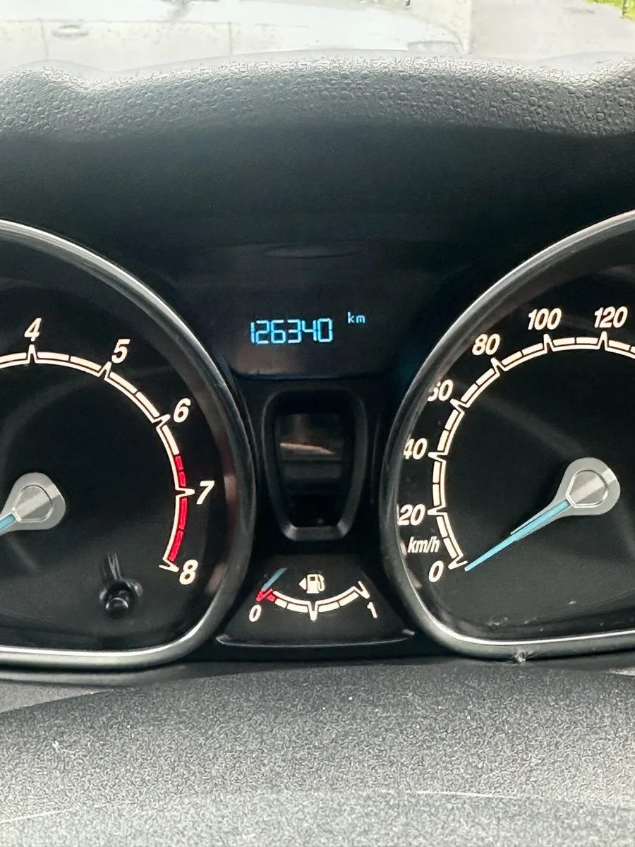 2015 Ford Fiesta Zetec 1.2L Petrol - Image 4
