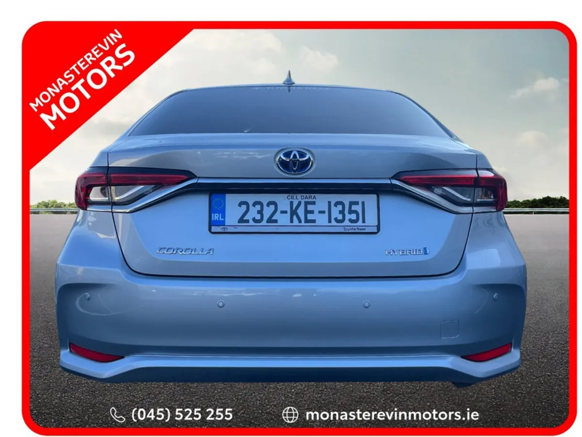 Toyota Corolla LUNA SPORT SALOON 4DR - Image 3