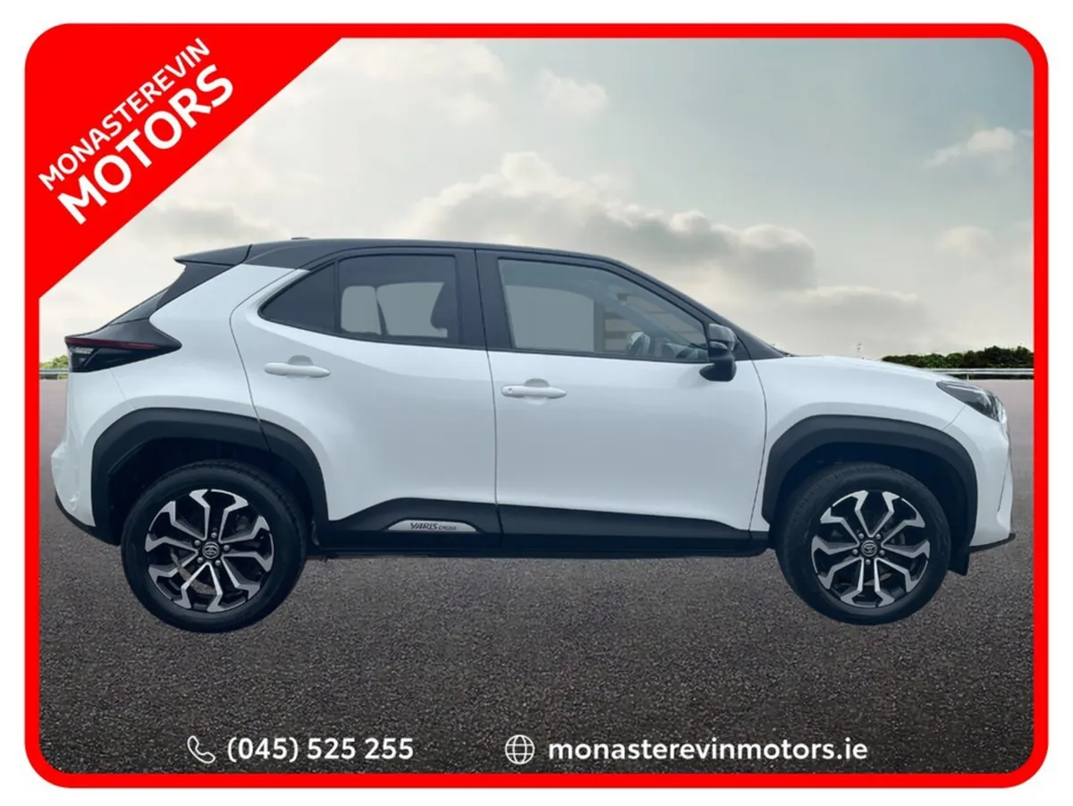 Toyota Yaris Cross CR CROSS LUNA SPORT 4DR AUTO - Image 3