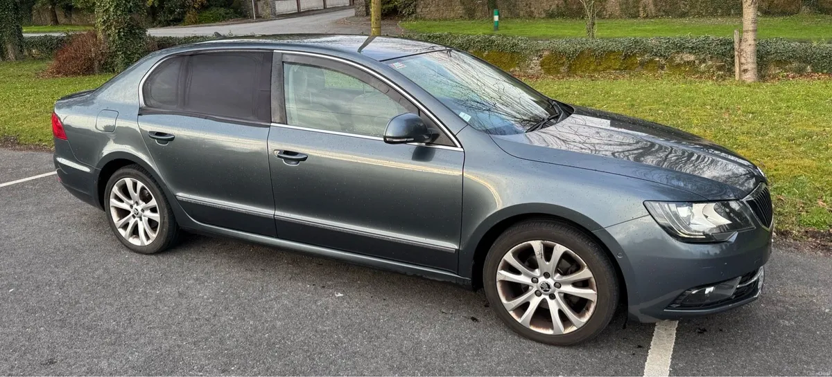Skoda Superb 2014 - Image 2