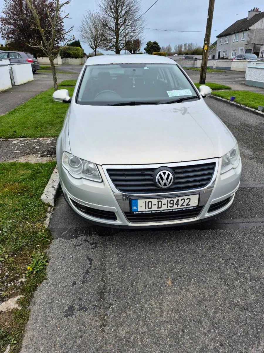 2010 Volkswagen Passat - Image 4