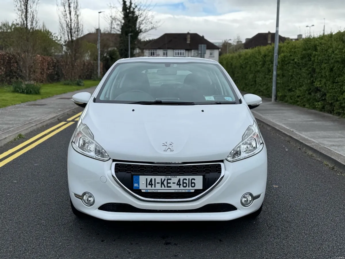 Peugeot 208 - Image 2
