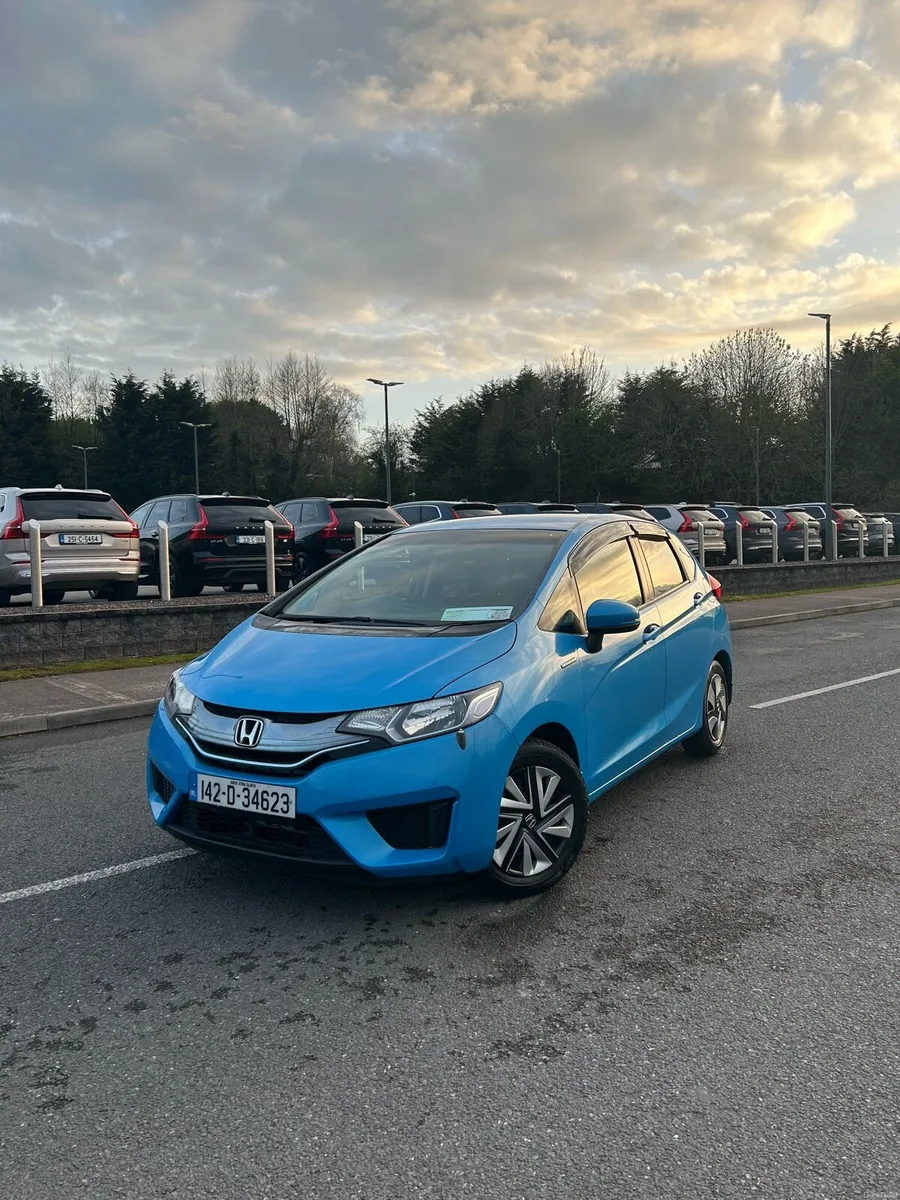 2014 Honda Fit 1.5 Hybrid IMMACULATE - Image 2