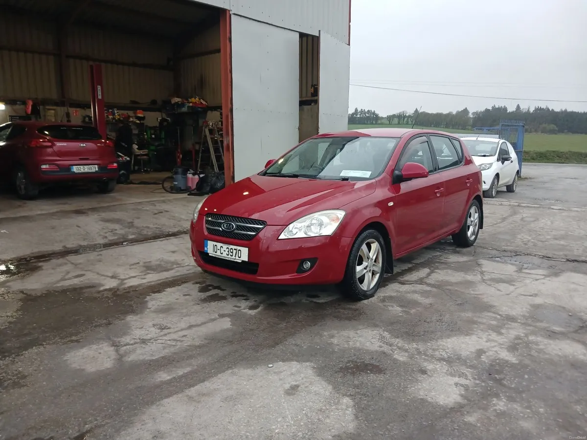 Kia Ceed 2010 - Image 1