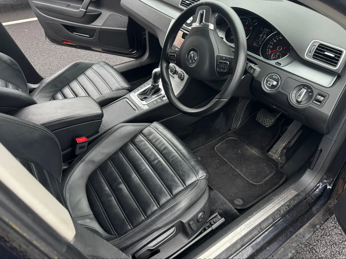 Volkswagen Passat 2012 - Image 4