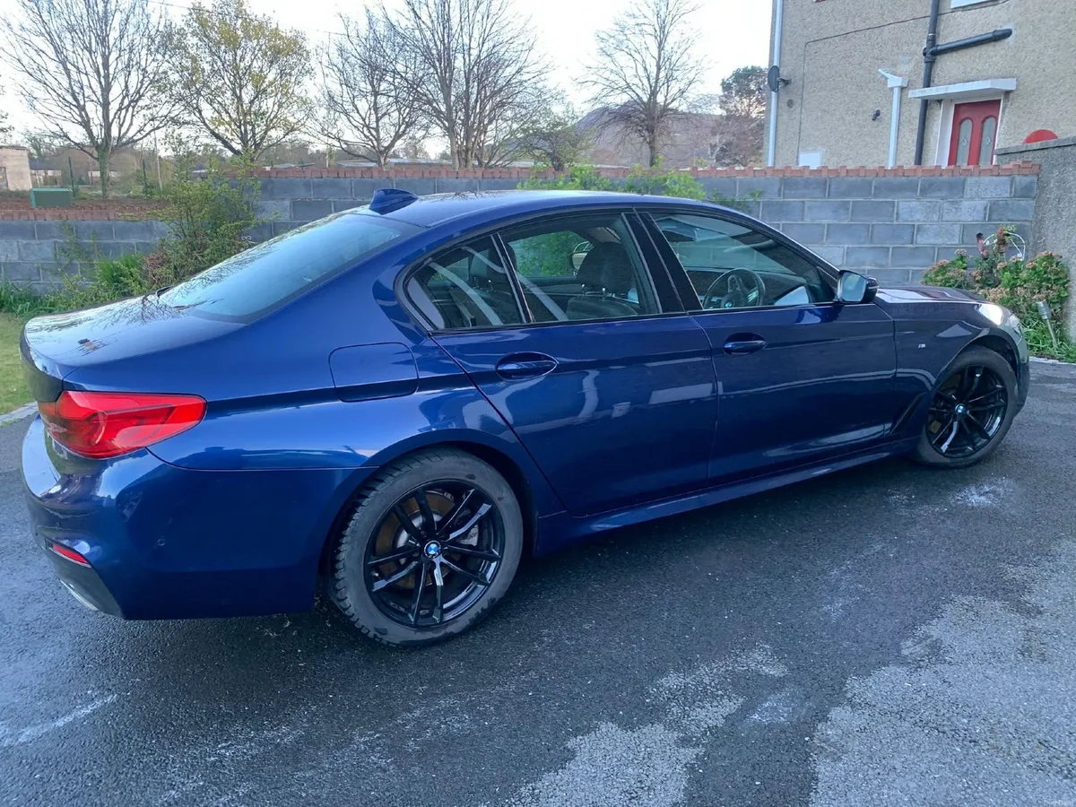 BMW 5-Series 2019 M Sports - Image 2