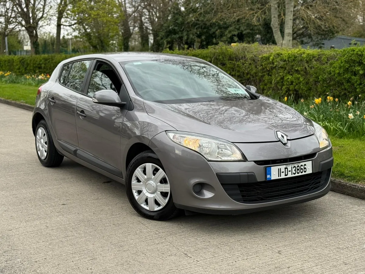 Renault Megane | New NCT 07/27 ✅ - Image 1