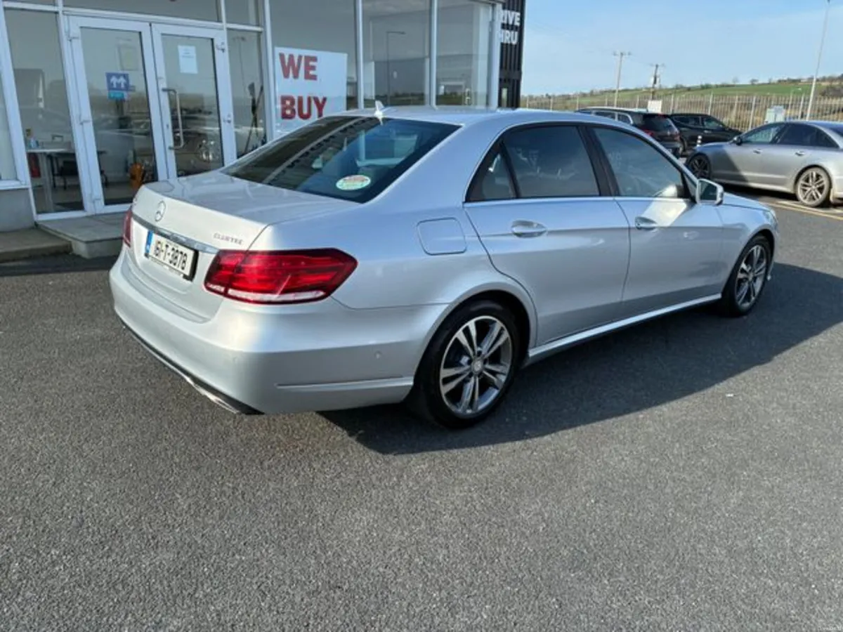 Mercedes-Benz E-Class E 220 Bluetec SE 4DR Auto - Image 3