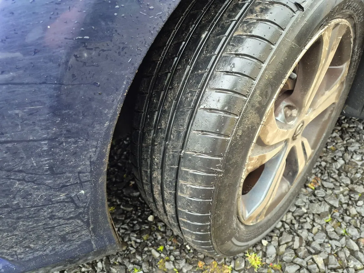 Nissan Pulsar 2014 - Image 2