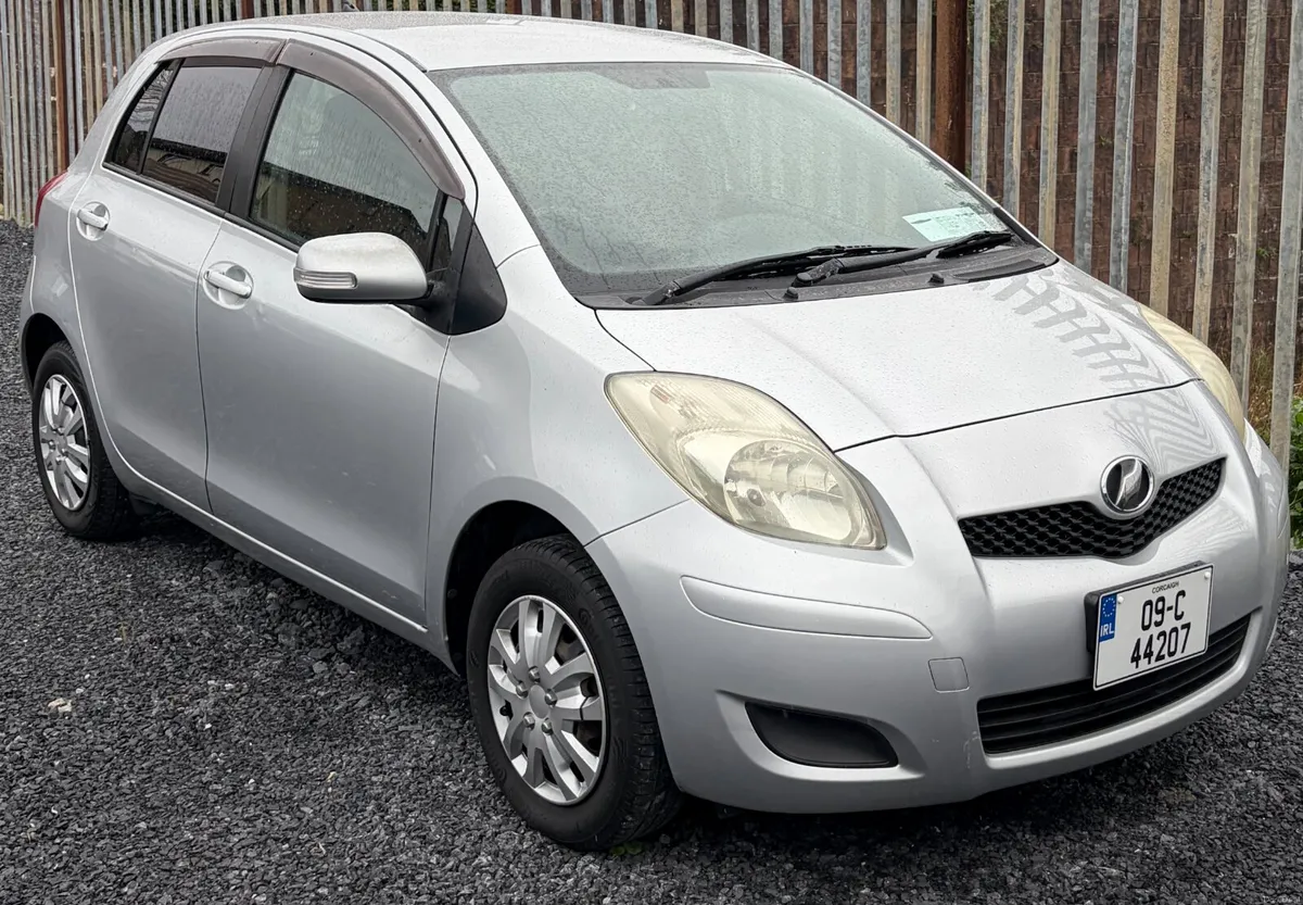 2009 Toyota Yaris / Vitz Automatic