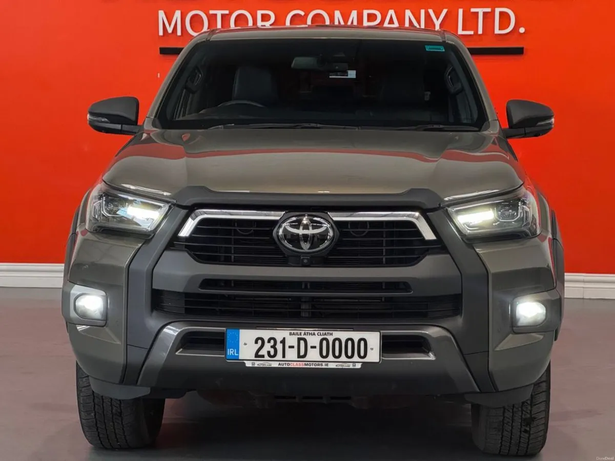 Toyota Hilux INVINCIBLE X 4WD D-4D DCB - Image 3